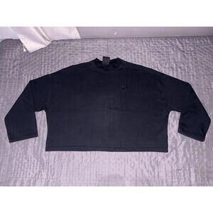Nike cropped crewneck long-sleeve T-shirt  size 1XL  “boxy fit” crop top